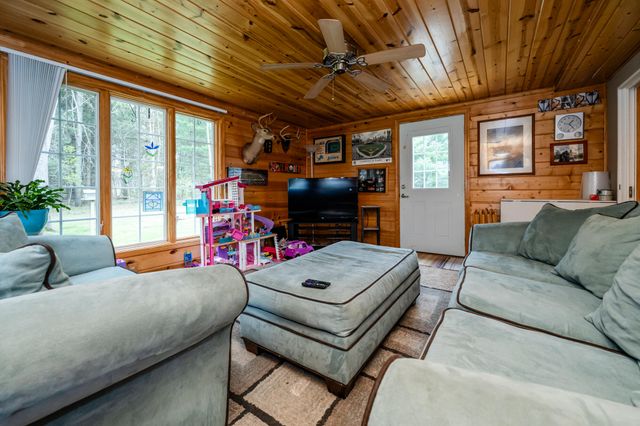 57601 70th Street, Hartford Twp, MI 49057