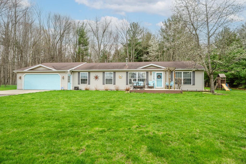 57601 70th Street, Hartford Twp, MI 49057