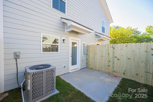 128 18th Place NW, Hickory, NC 28601