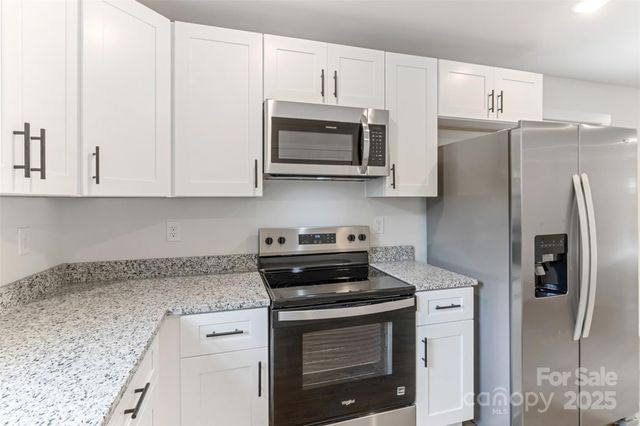 128 18th Place NW, Hickory, NC 28601