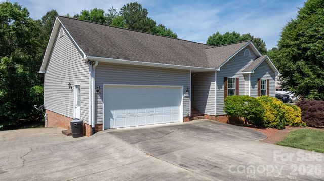 4967 Addison Lane, Hickory, NC 28601