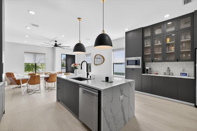 423 W AMELIA AVENUE 2, Tampa, FL 33602