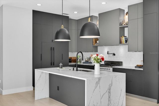 423 W AMELIA AVENUE 2, Tampa, FL 33602