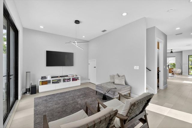 423 W AMELIA AVENUE 2, Tampa, FL 33602