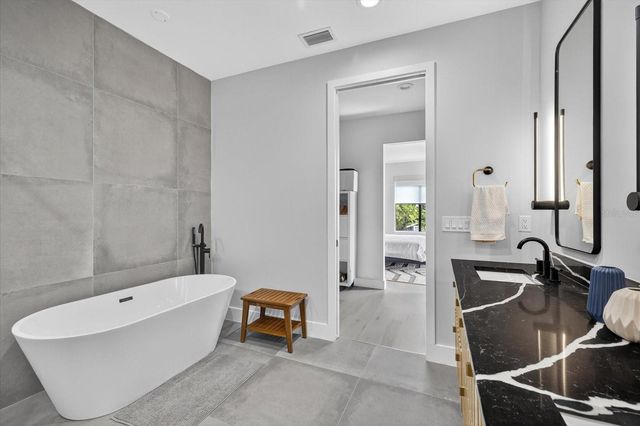 423 W AMELIA AVENUE 2, Tampa, FL 33602