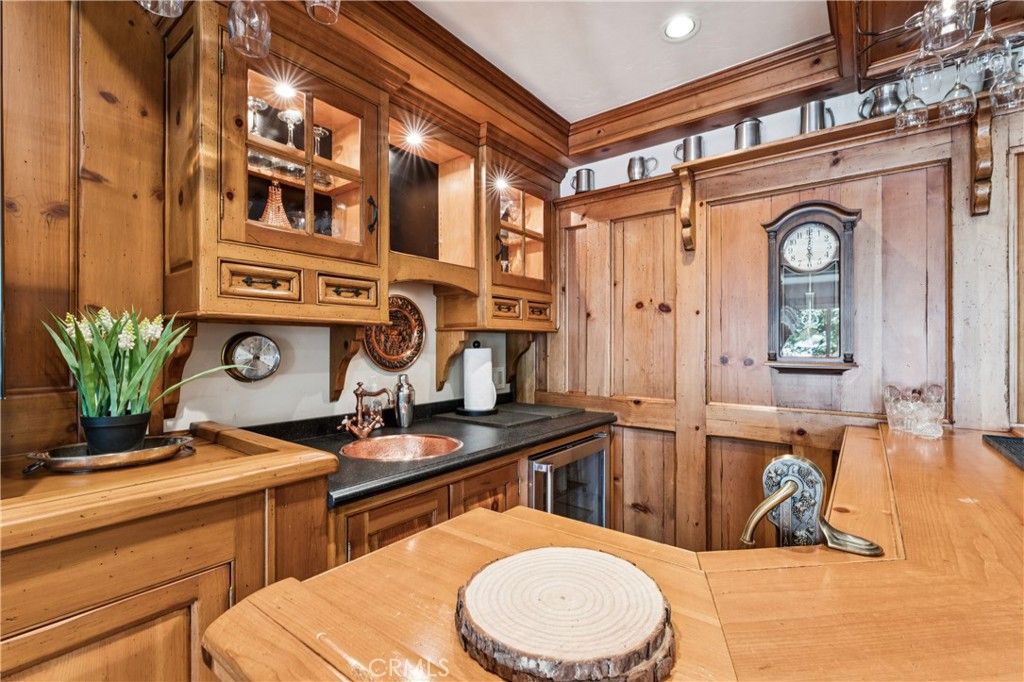 Image 13 of property listing at 29162 Bald Eagle Ridge, Lake Arrowhead, CA 92352