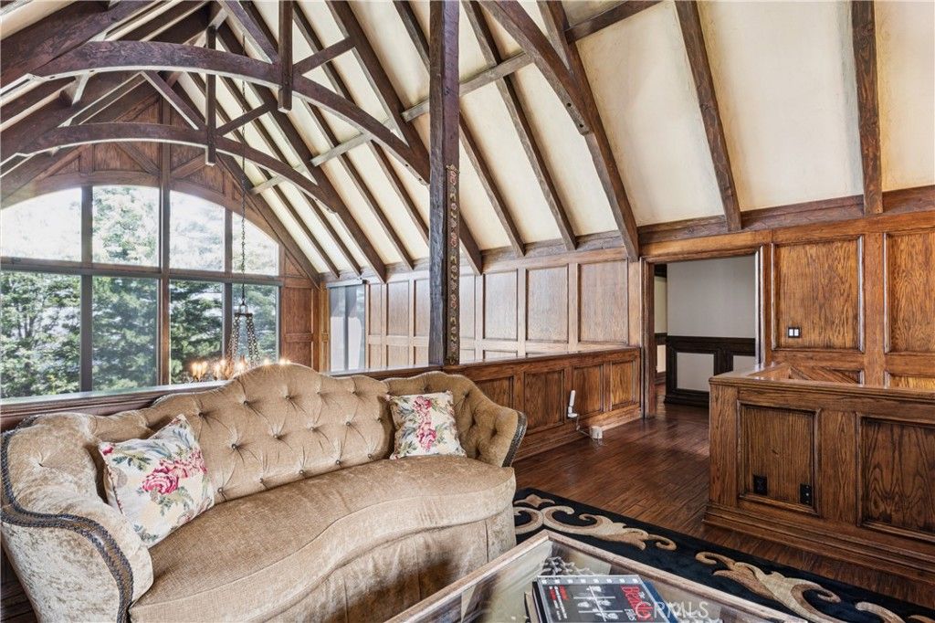 Image 20 of property listing at 29162 Bald Eagle Ridge, Lake Arrowhead, CA 92352