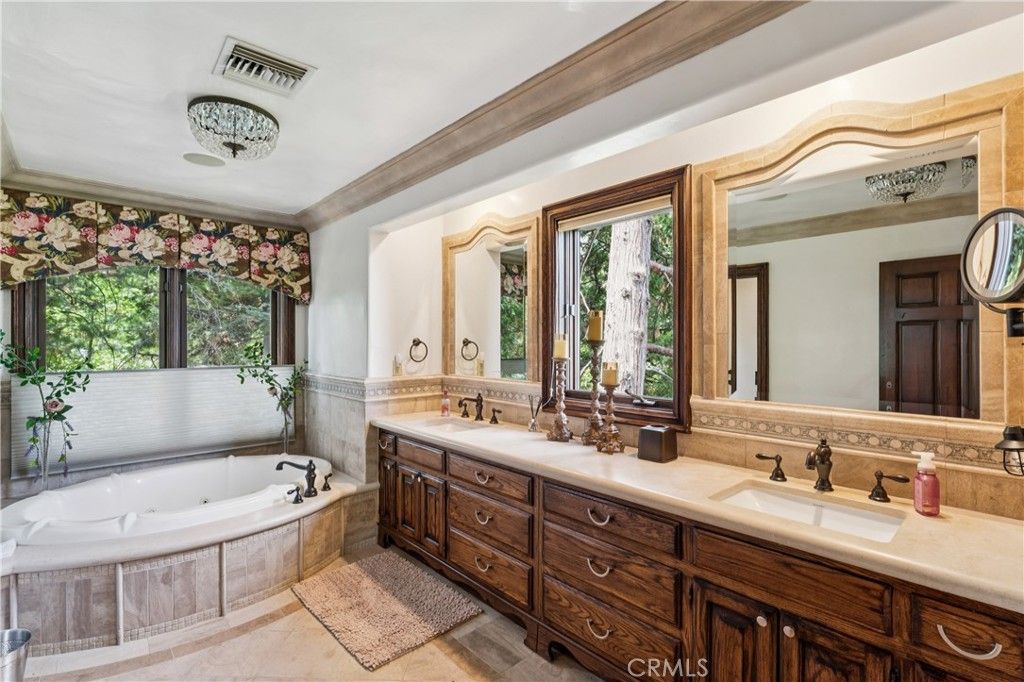 Image 35 of property listing at 29162 Bald Eagle Ridge, Lake Arrowhead, CA 92352