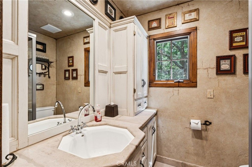 Image 43 of property listing at 29162 Bald Eagle Ridge, Lake Arrowhead, CA 92352