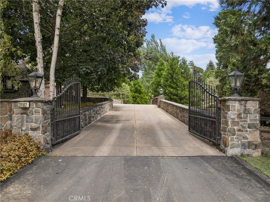 Image 59 of property listing at 29162 Bald Eagle Ridge, Lake Arrowhead, CA 92352
