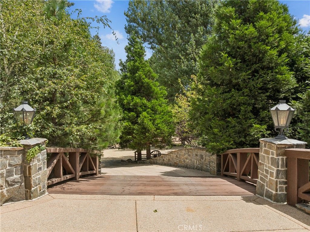 Image 60 of property listing at 29162 Bald Eagle Ridge, Lake Arrowhead, CA 92352
