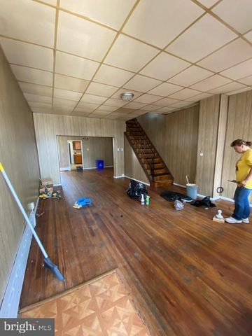 2046 BRIDGE ST, Philadelphia, PA 19124