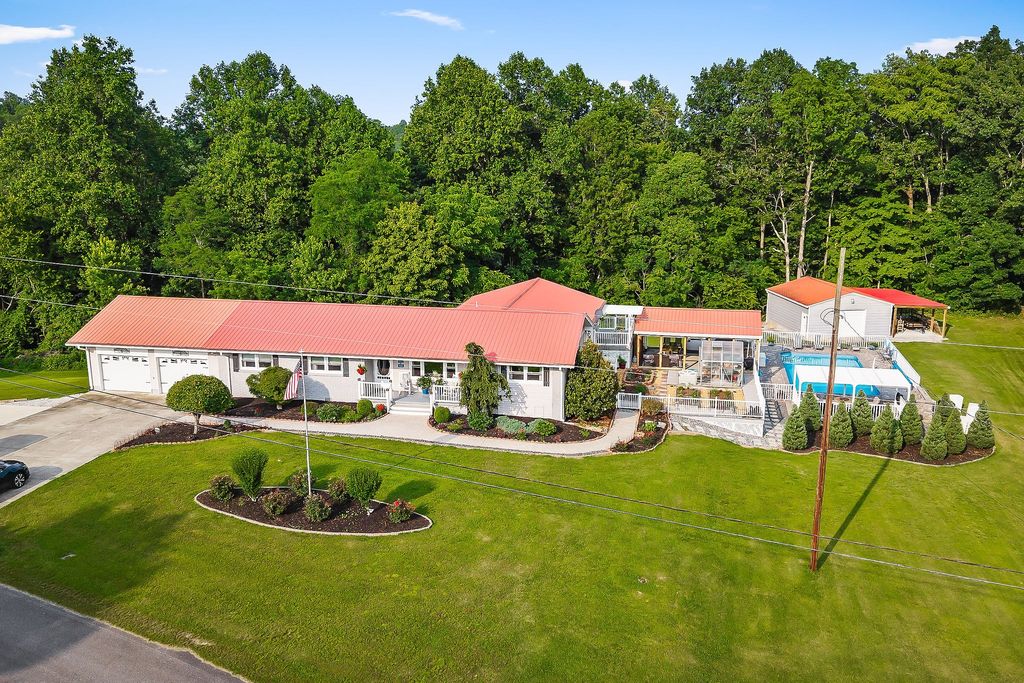 2376 Hurricane Ridge Rd, Smithville, TN 37166