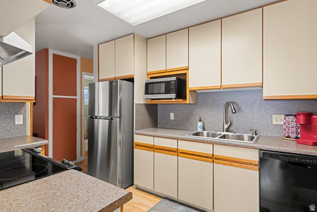 1284 N SONATA ST, Salt Lake City, UT 84116