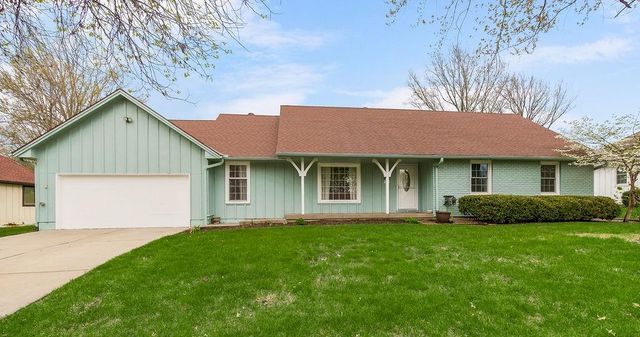 319 SE Ridgeview Drive, Lee's Summit, MO 64063