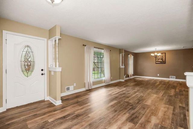 319 SE Ridgeview Drive, Lee's Summit, MO 64063