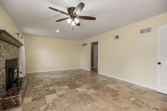 319 SE Ridgeview Drive, Lee's Summit, MO 64063