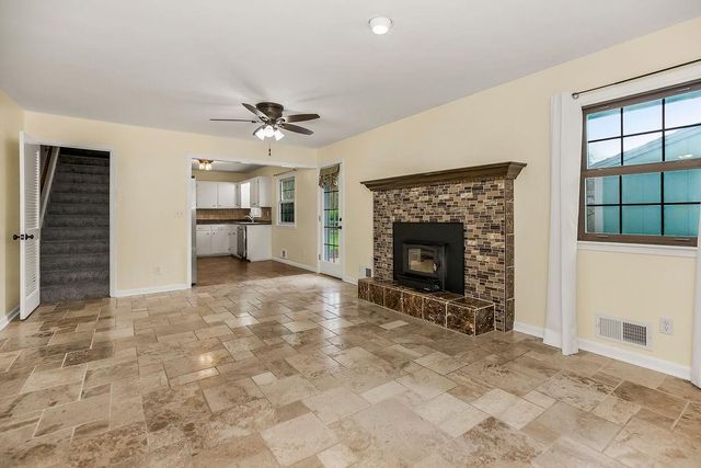 319 SE Ridgeview Drive, Lee's Summit, MO 64063