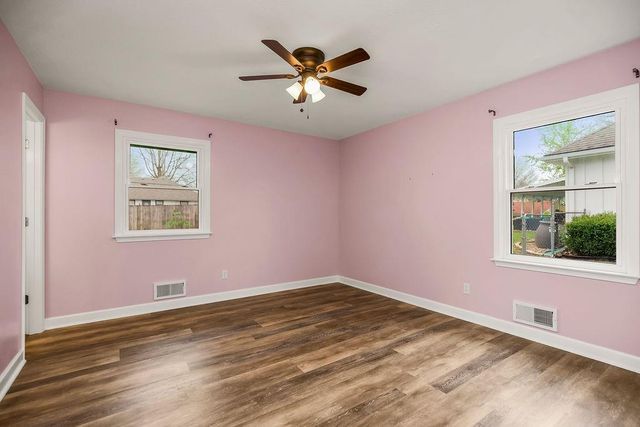 319 SE Ridgeview Drive, Lee's Summit, MO 64063