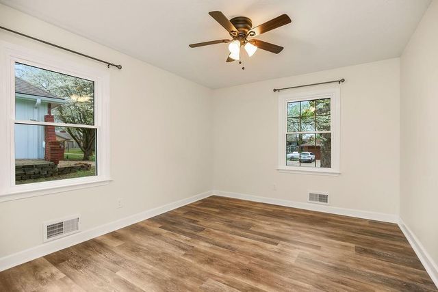 319 SE Ridgeview Drive, Lee's Summit, MO 64063