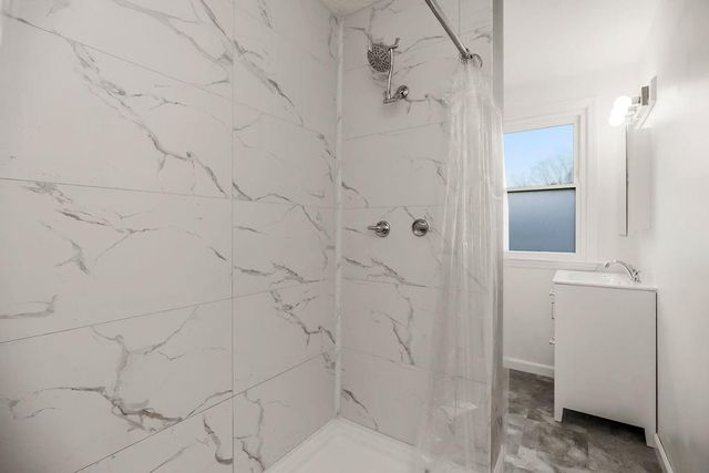 319 SE Ridgeview Drive, Lee's Summit, MO 64063