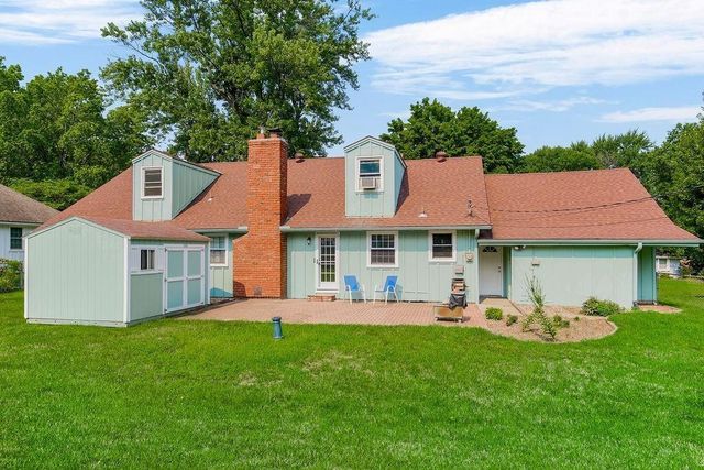319 SE Ridgeview Drive, Lee's Summit, MO 64063