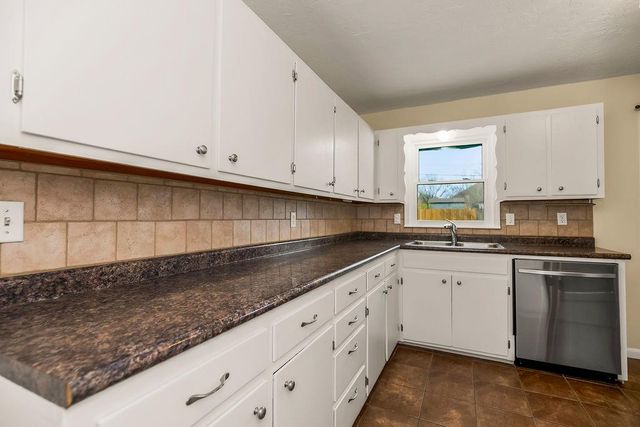 319 SE Ridgeview Drive, Lee's Summit, MO 64063