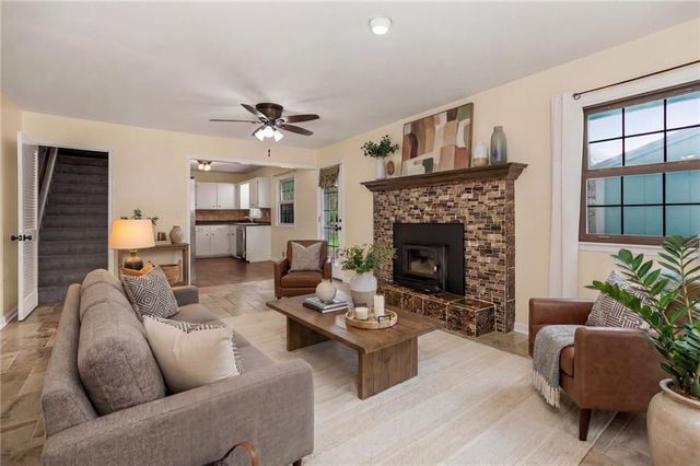 319 SE Ridgeview Drive, Lee's Summit, MO 64063