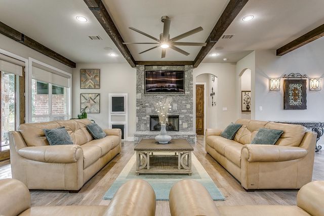 19069 Lakeview Court, Whitney, TX 76692