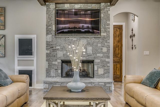 19069 Lakeview Court, Whitney, TX 76692