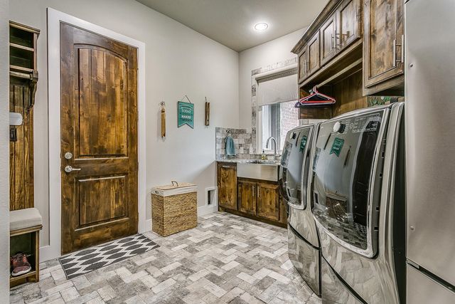 19069 Lakeview Court, Whitney, TX 76692