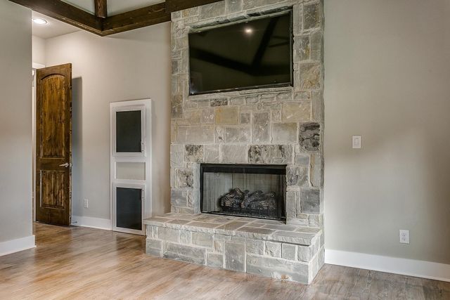 19069 Lakeview Court, Whitney, TX 76692