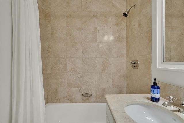 1 Avery Street 27C, Boston, MA 02111