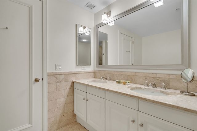 1 Avery Street 27C, Boston, MA 02111