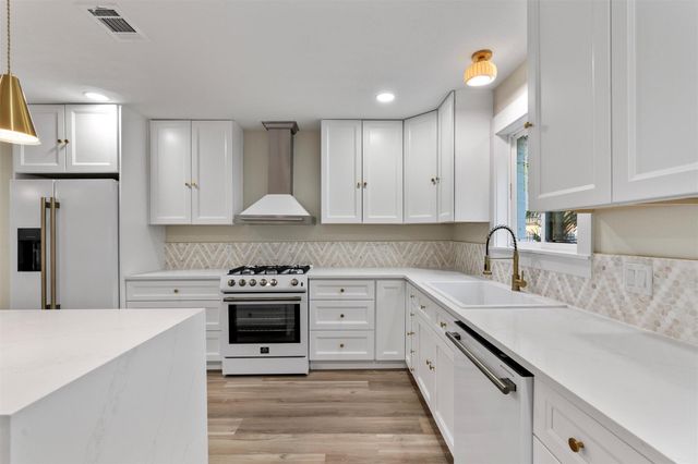 12333 Blue Water DR, Austin, TX 78758