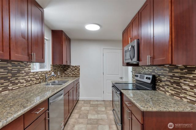11229 29th Avenue SW, Seattle, WA 98146