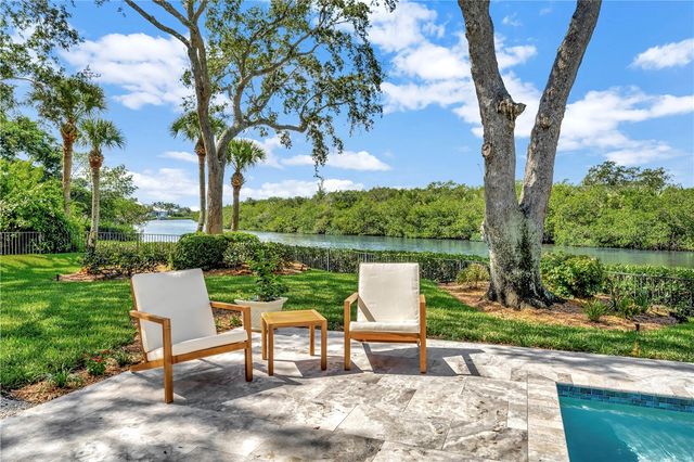 140 Waterway Lane, Vero Beach, FL 32963