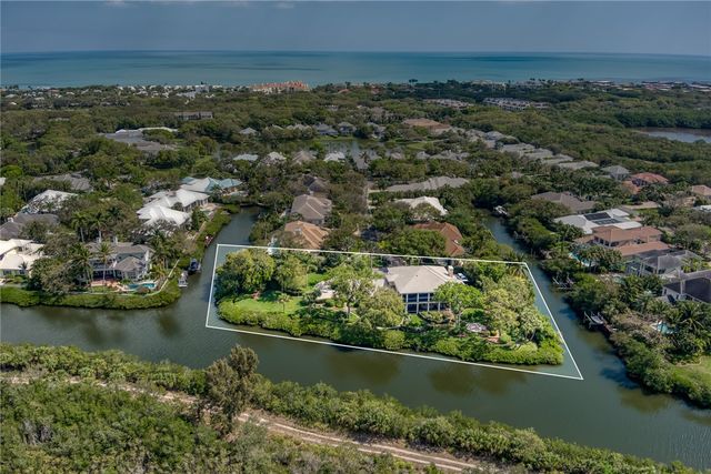 140 Waterway Lane, Vero Beach, FL 32963