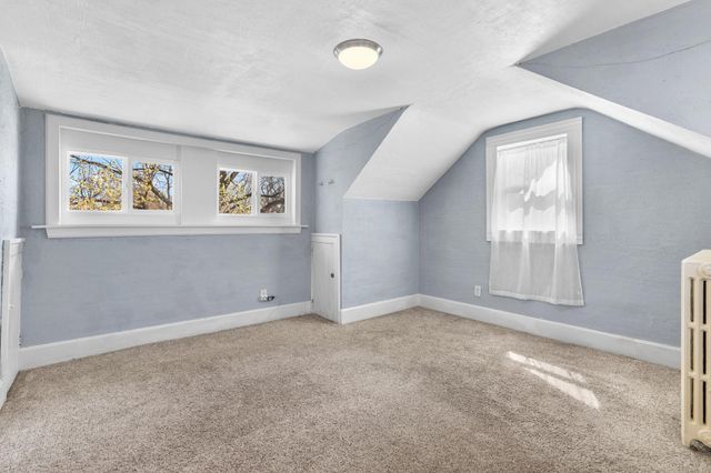 695 Idaho Avenue E, Saint Paul, MN 55106