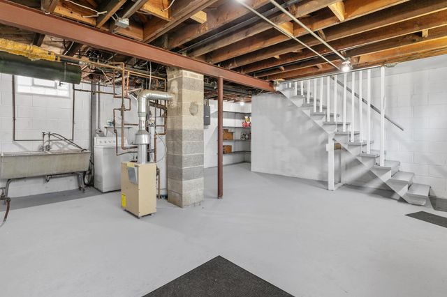 695 Idaho Avenue E, Saint Paul, MN 55106