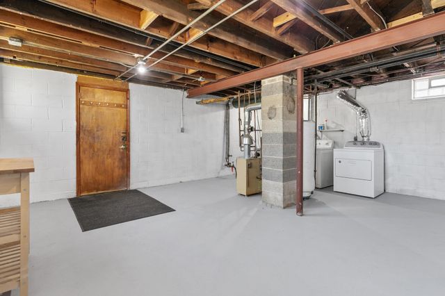 695 Idaho Avenue E, Saint Paul, MN 55106