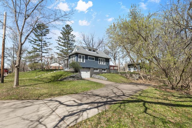 695 Idaho Avenue E, Saint Paul, MN 55106