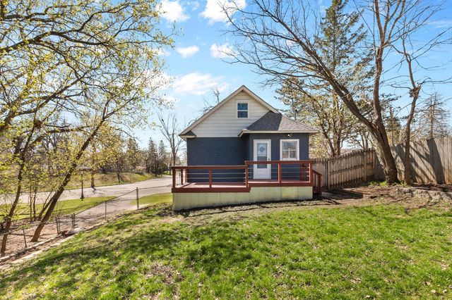 695 Idaho Avenue E, Saint Paul, MN 55106