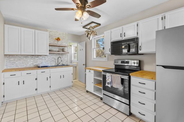 695 Idaho Avenue E, Saint Paul, MN 55106