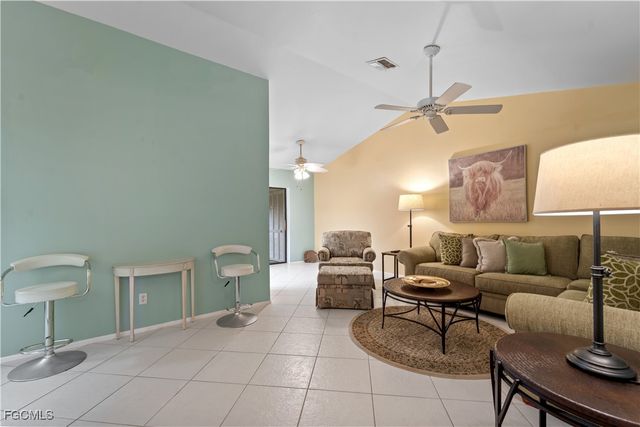 8430 Charter Club CIR 14, Fort Myers, FL 33919