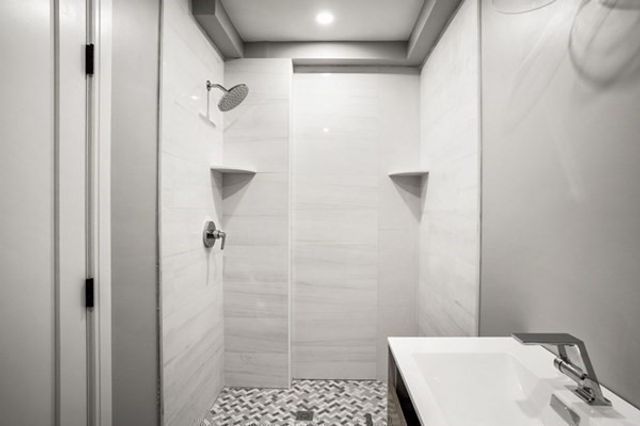 222 Austin St 222, Newton, MA 02465