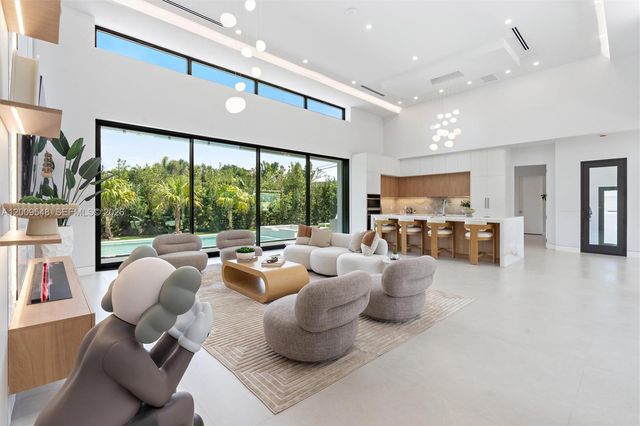 201 NE 27th Dr, Wilton Manors, FL 33334