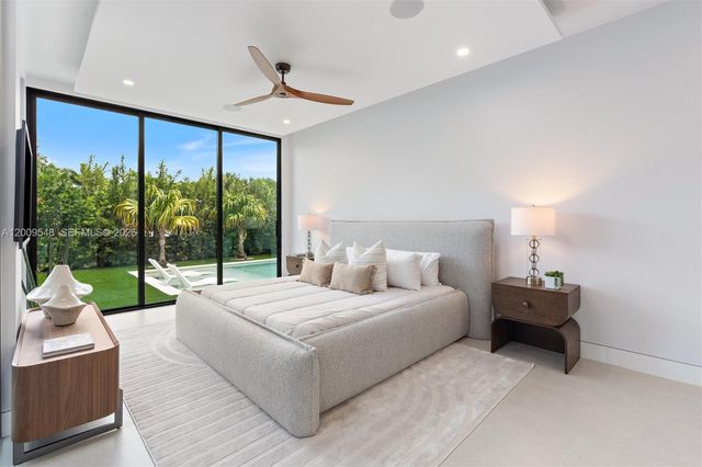 201 NE 27th Dr, Wilton Manors, FL 33334