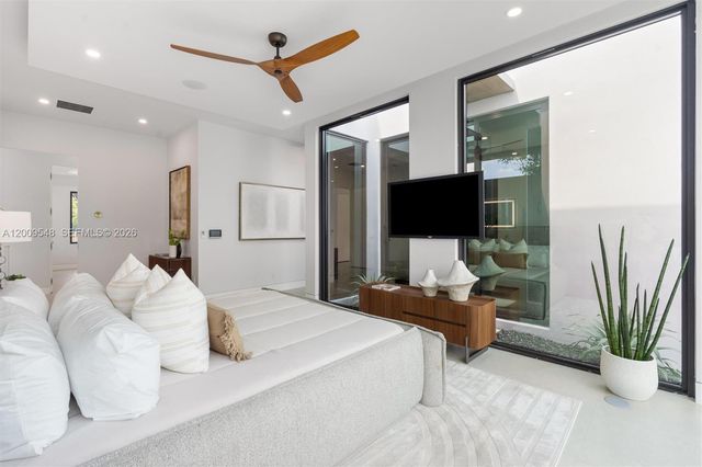 201 NE 27th Dr, Wilton Manors, FL 33334