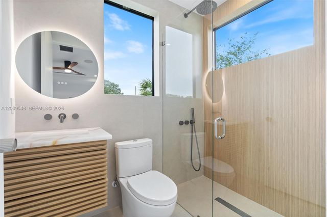 201 NE 27th Dr, Wilton Manors, FL 33334